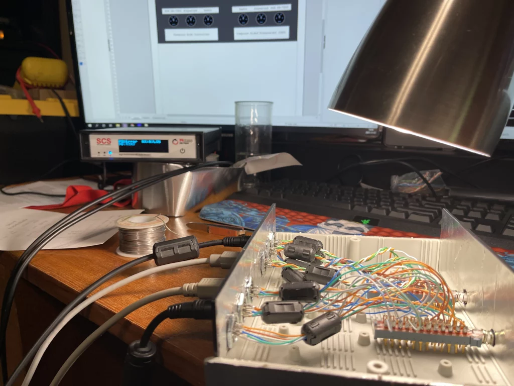 SCS Pactor/Signalink Switch Box Side View